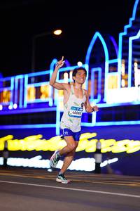 BIB: 40085
                            <button type="button" onclick="openModal(22829726)" class="btn btn-primary btn-sm float-right btn-popup" data-toggle="modal" data-target=".modal-high-quality">
                        <i class="fas fa-shopping-cart"></i> Add to Cart
                    </button>
                                            <button type="button" onclick="isThisMe(22829726, true)" class="btn btn-success btn-sm float-right btn-popup btn-isme hidden" data-toggle="tooltip" data-placement="bottom" title="นี่คือรูปของคุณใช่ไหม คลิกที่นี่เพื่อเอาเข้าอัลบั้ม">
                        <i class="fas fa-plus"></i> Add to album
                    </button>
                    <button type="button" onclick="isThisMe(22829726, false)" class="btn btn-warning btn-sm float-right btn-popup btn-isnotme hidden">
                        <i class="fas fa-ban"></i> Remove from album
                    </button>